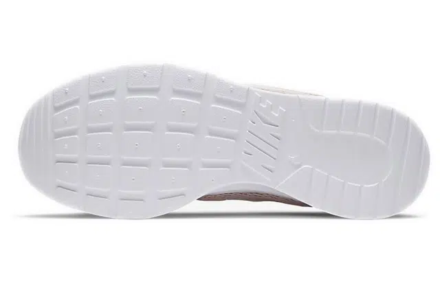 Nike Tanjun Pink White