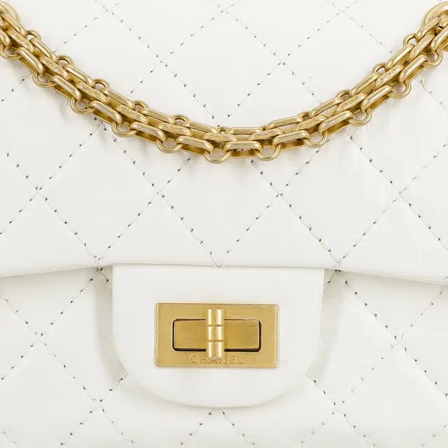 CHANEL 2.55