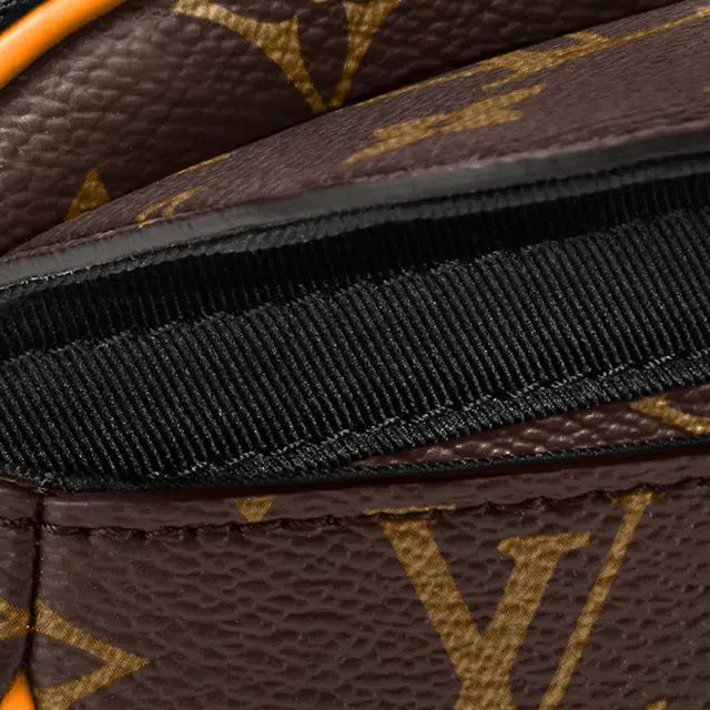 LOUIS VUITTON S-Lock