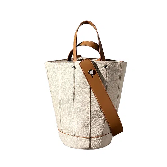 AJ AOIRJ Tote