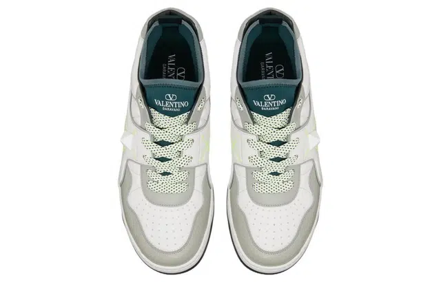 Valentino One Stud