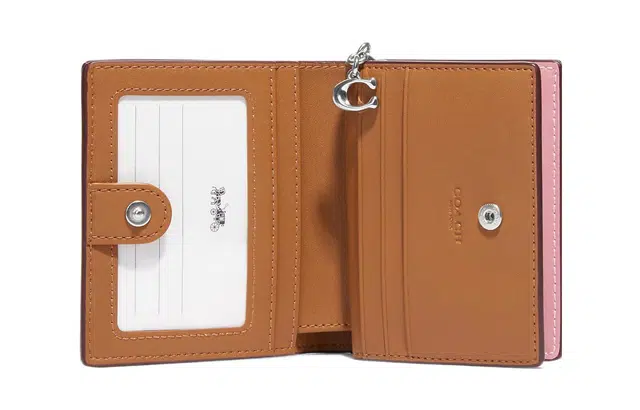 COACH Snap Wallet 11 Logo