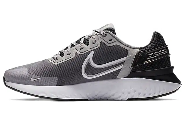 Nike Legend React 3