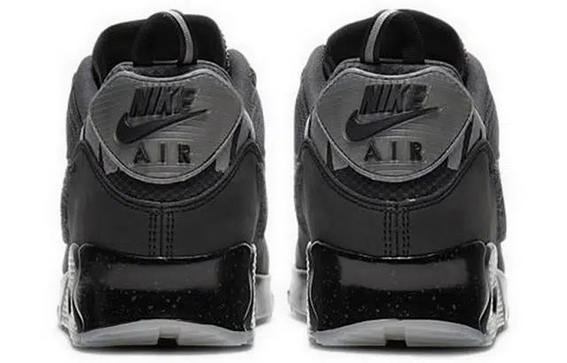 UNDEFEATED x Nike Air Max 90