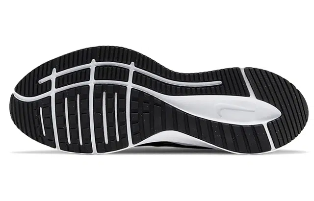 Nike Quest 3 Shield