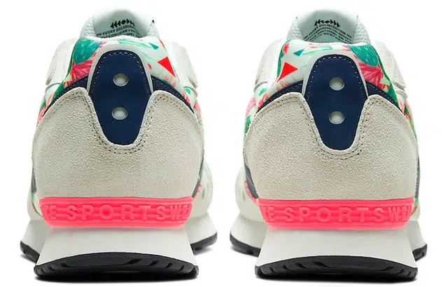 Nike Venture Runner "N7"