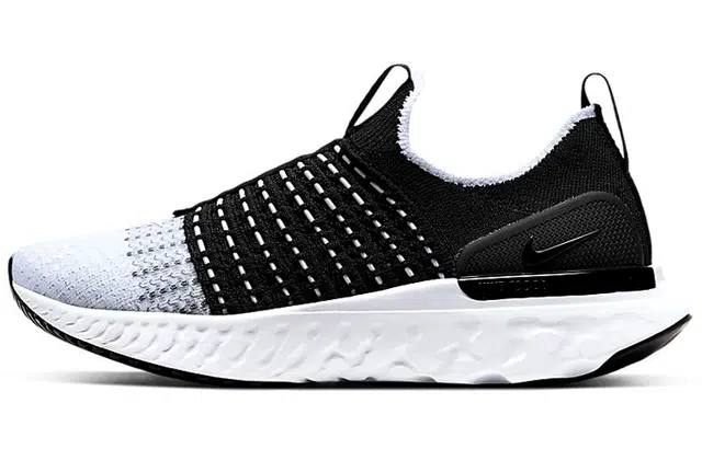 Nike React Phantom Run Flyknit 2