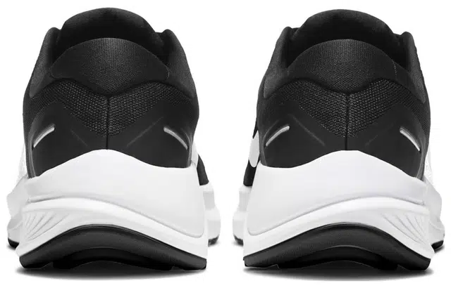 Nike Zoom Structure 23