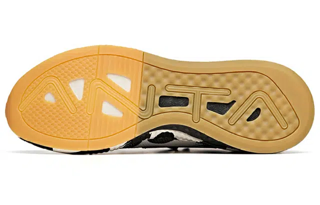 Anta Mountain Traveler Black White