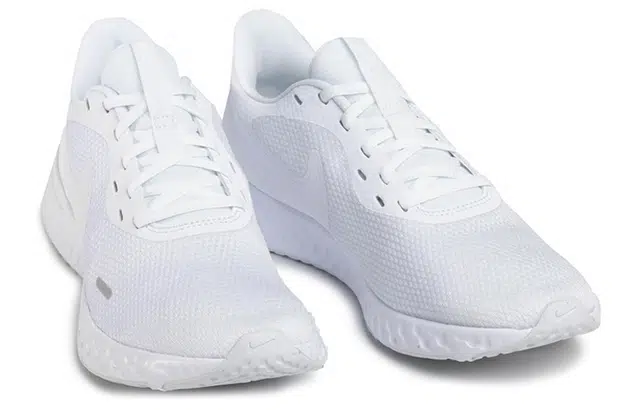 Nike REVOLUTION 5