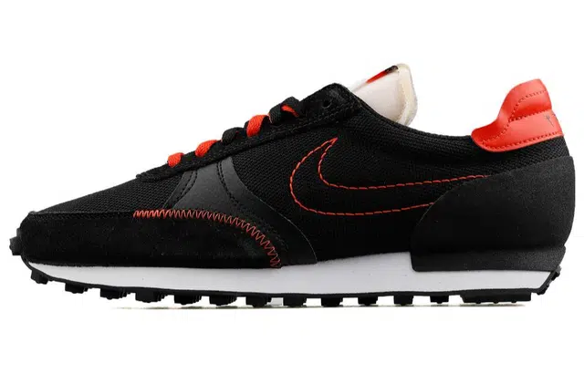 Nike Daybreak Type