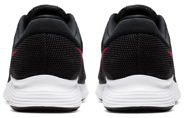 Nike REVOLUTION 4