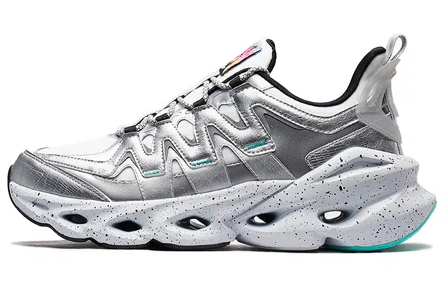 特步 厚底旋运动 减震 低帮 跑步鞋 男款 白绿