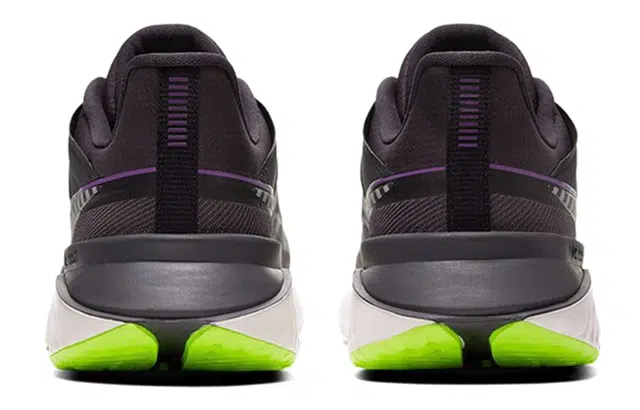Nike Legend React 2 Shield