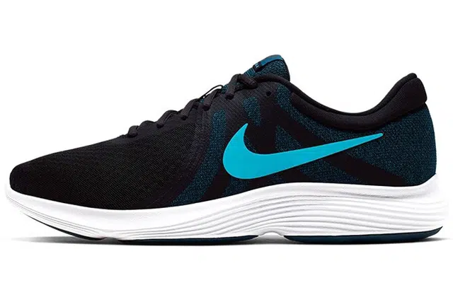 Nike REVOLUTION 4