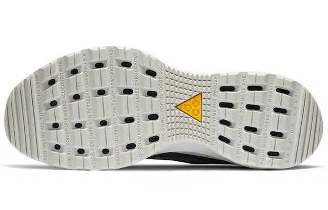 Nike ACG Air Zoom AO