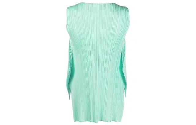PLEATS PLEASE ISSEY MIYAKE