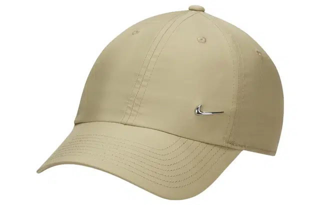 Nike Dri-FIT Swoosh