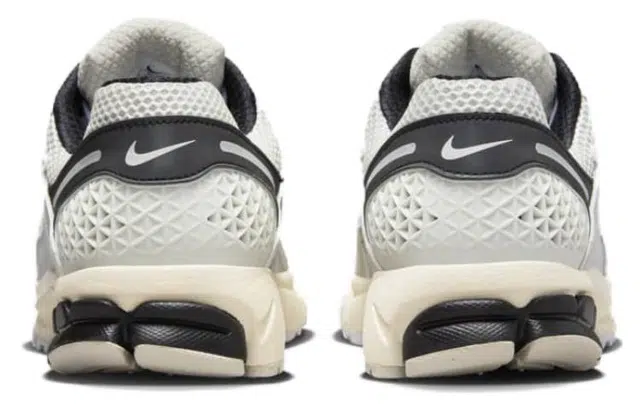 Nike Air Zoom Vomero 5 White Black