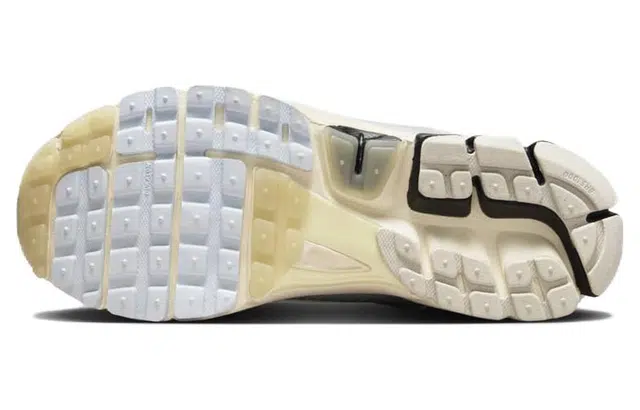 Nike Air Zoom Vomero 5 White Black