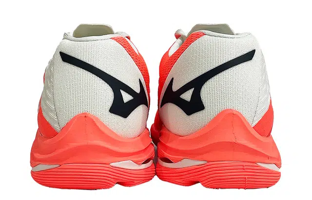 Mizuno Wave Lightning Z7