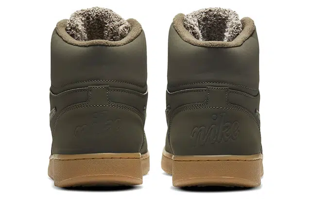 Nike EBERNON Mid SE