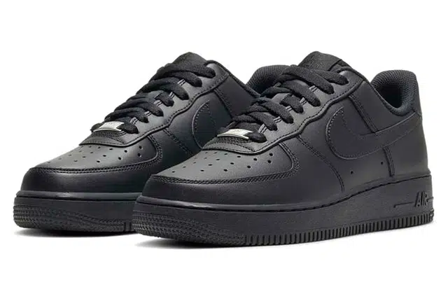 Nike Air Force 1 Low triple black