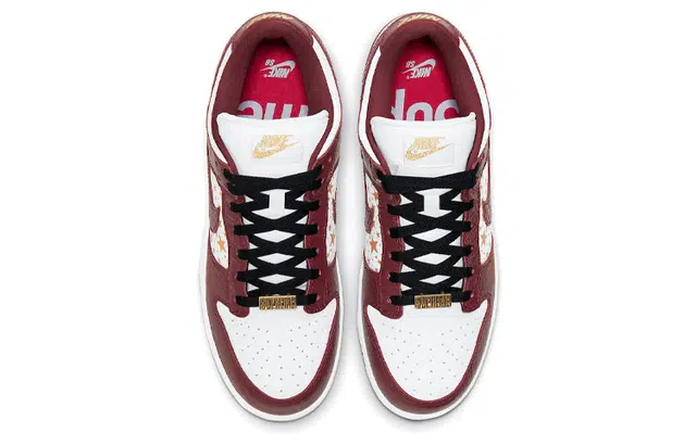 Supreme x Nike Dunk SB Barkroot Brown