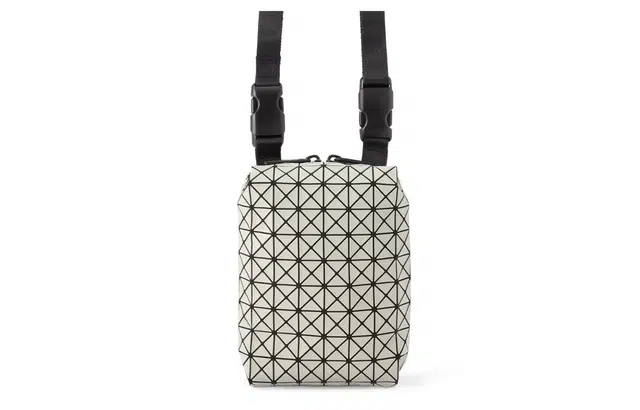 ISSEY MIYAKE Beetle