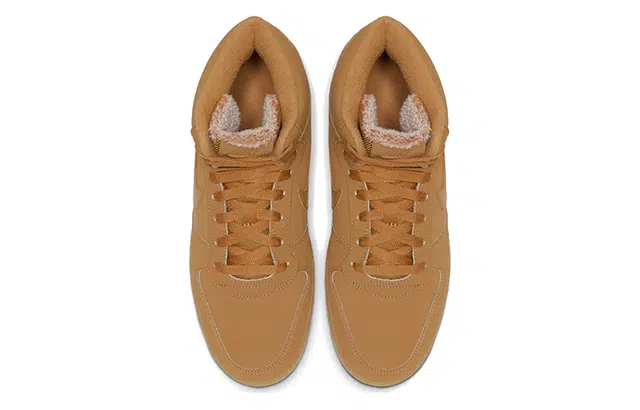 Nike EBERNON Mid SE