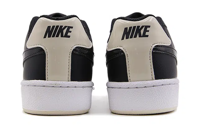 Nike Court Royale