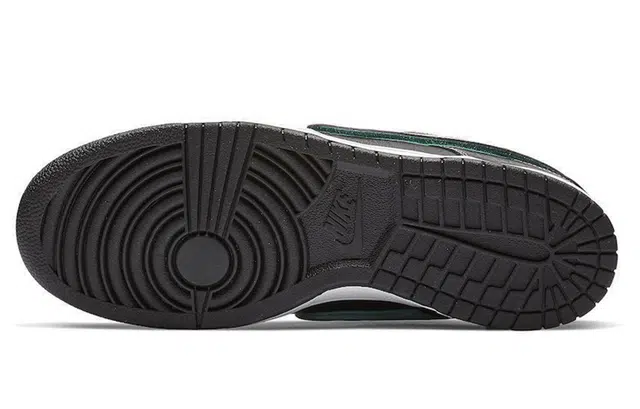 Diamond Supply Co. x Nike Dunk SB black "Black"