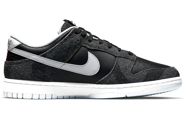 Nike Dunk Low Retro PRM "Zebra"