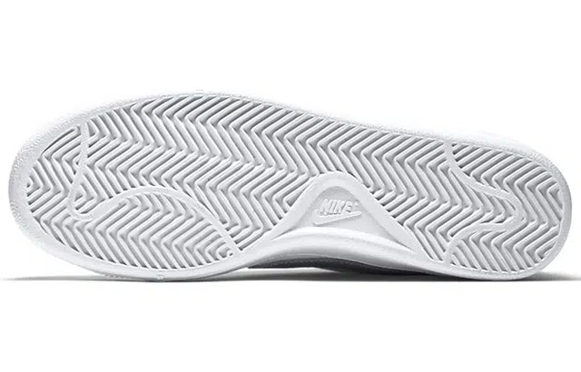 Nike Court Royale