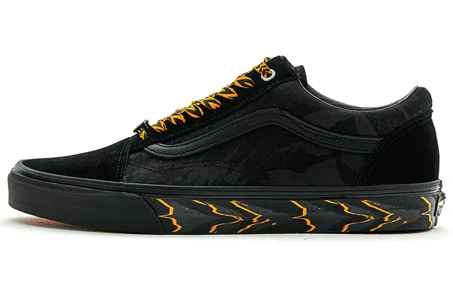 Vans Old Skool HuaTunan Collaboration Black