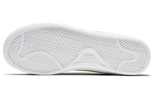 Nike Court Royale