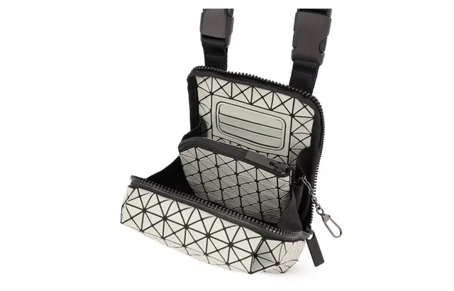 ISSEY MIYAKE Beetle