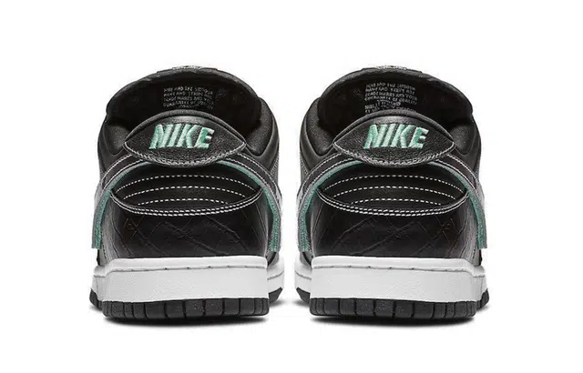 Diamond Supply Co. x Nike Dunk SB black "Black"
