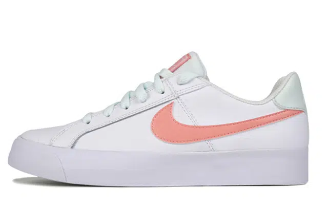 Nike Court Royale AC