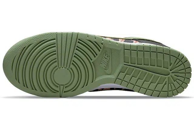 Nike Dunk Low SE "Black Multi-Camo"