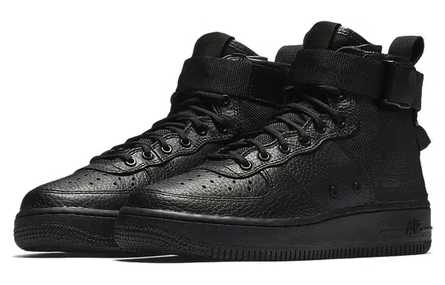 Nike Air Force 1 Triple Black GS