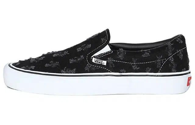 Supreme x Vans Slip-On Black 2020