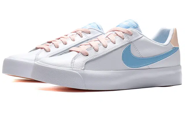 Nike Court Royale AC