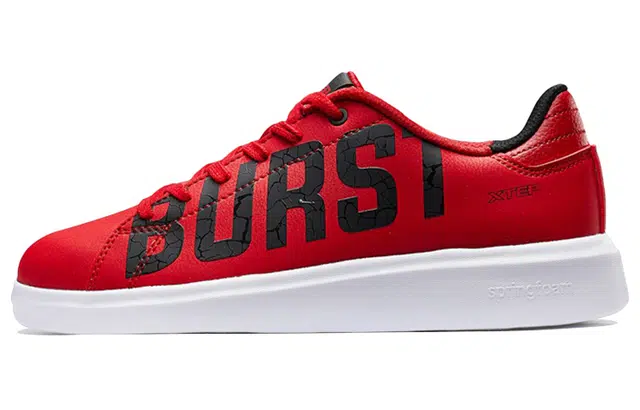 特步 低帮 板鞋 女款 红色