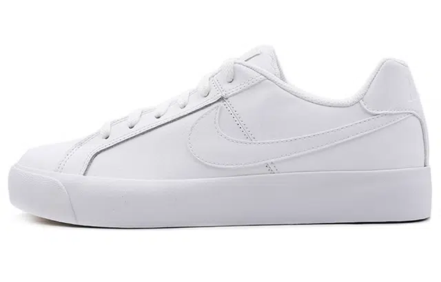 Nike Court Royale AC