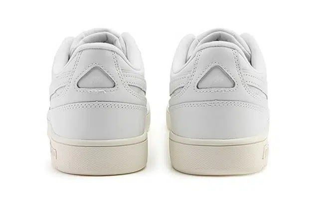 Mizuno Court Lite Essential