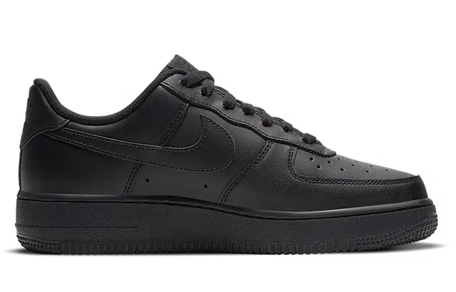 Nike Air Force 1 Low triple black