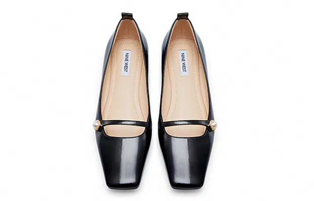 NINE WEST