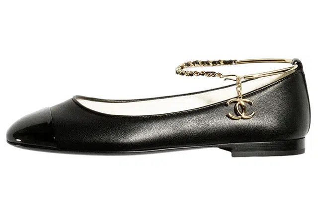 CHANEL Lambskin Flats Black