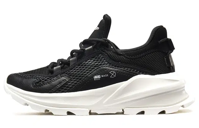 特步 网面休闲老爹鞋 女款 黑色